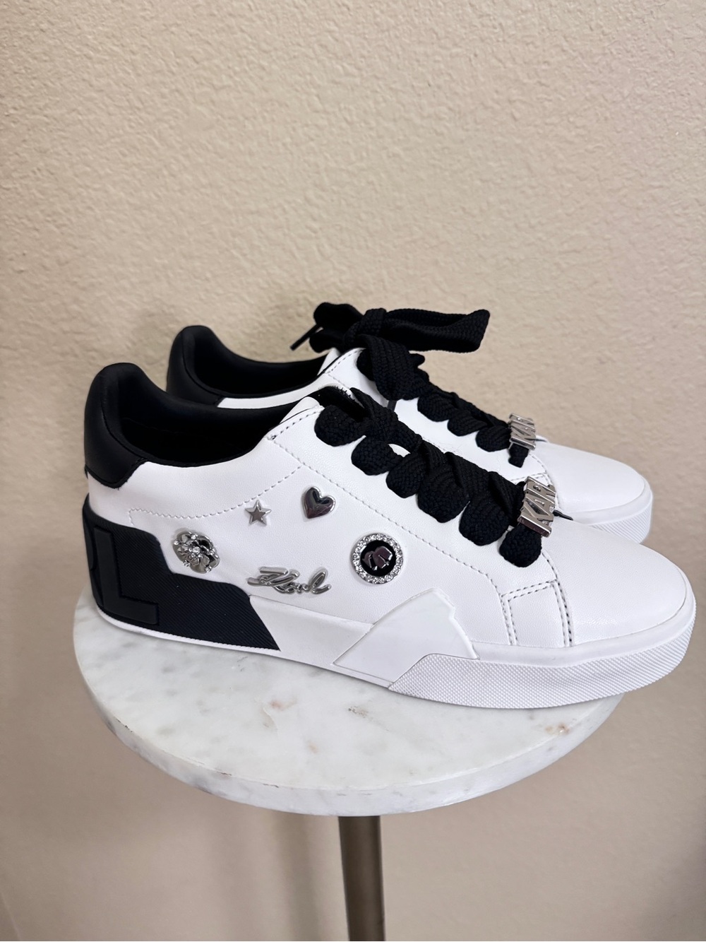 Karl Lagerfeld Preppy embellished pins white & black Women sneakers size 7.5